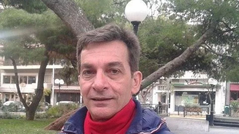 Καψώχας στο Facebook: Παραδίδω την ταυτότητα μέλους της ΕΣΗΕΑ